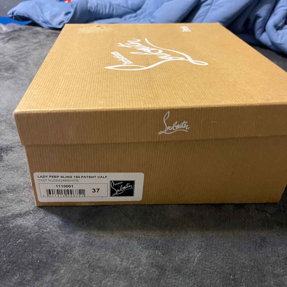 s. I only wore them once and they are completely like new.